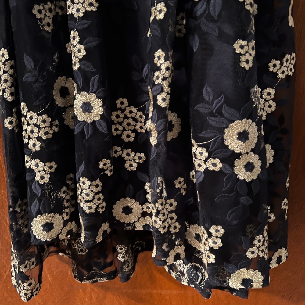 Tahari Fit and Flare Sz.8 Navy Floral Dress - Picture 6 of 8